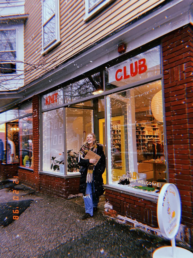 KNIT CLUB
