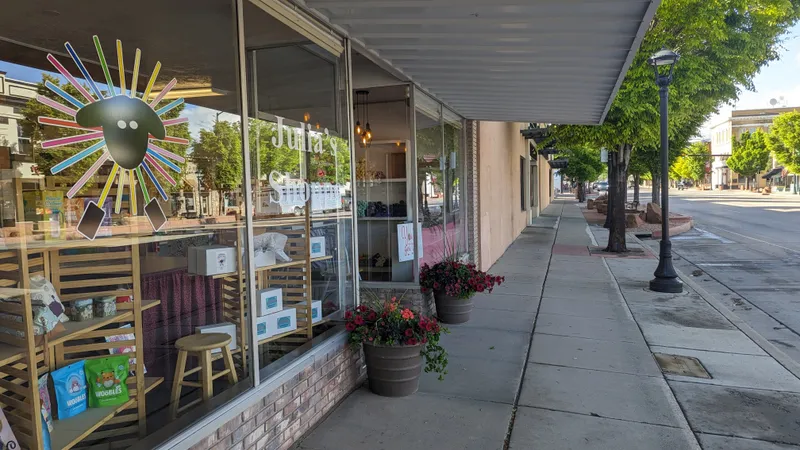 Julia's Shoppe